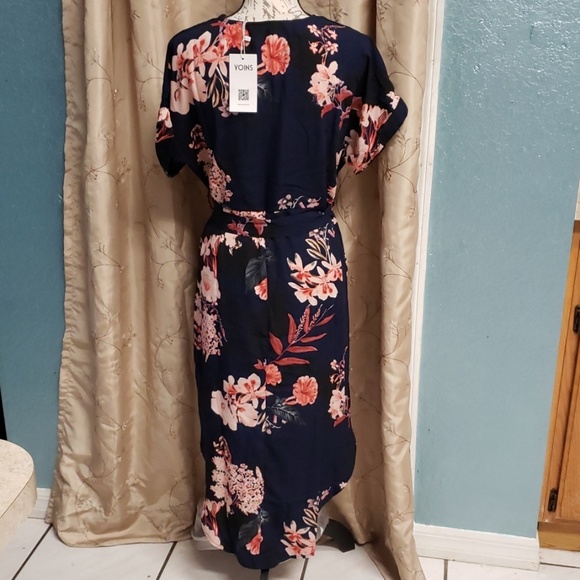 Dress - Picture 2 of 2